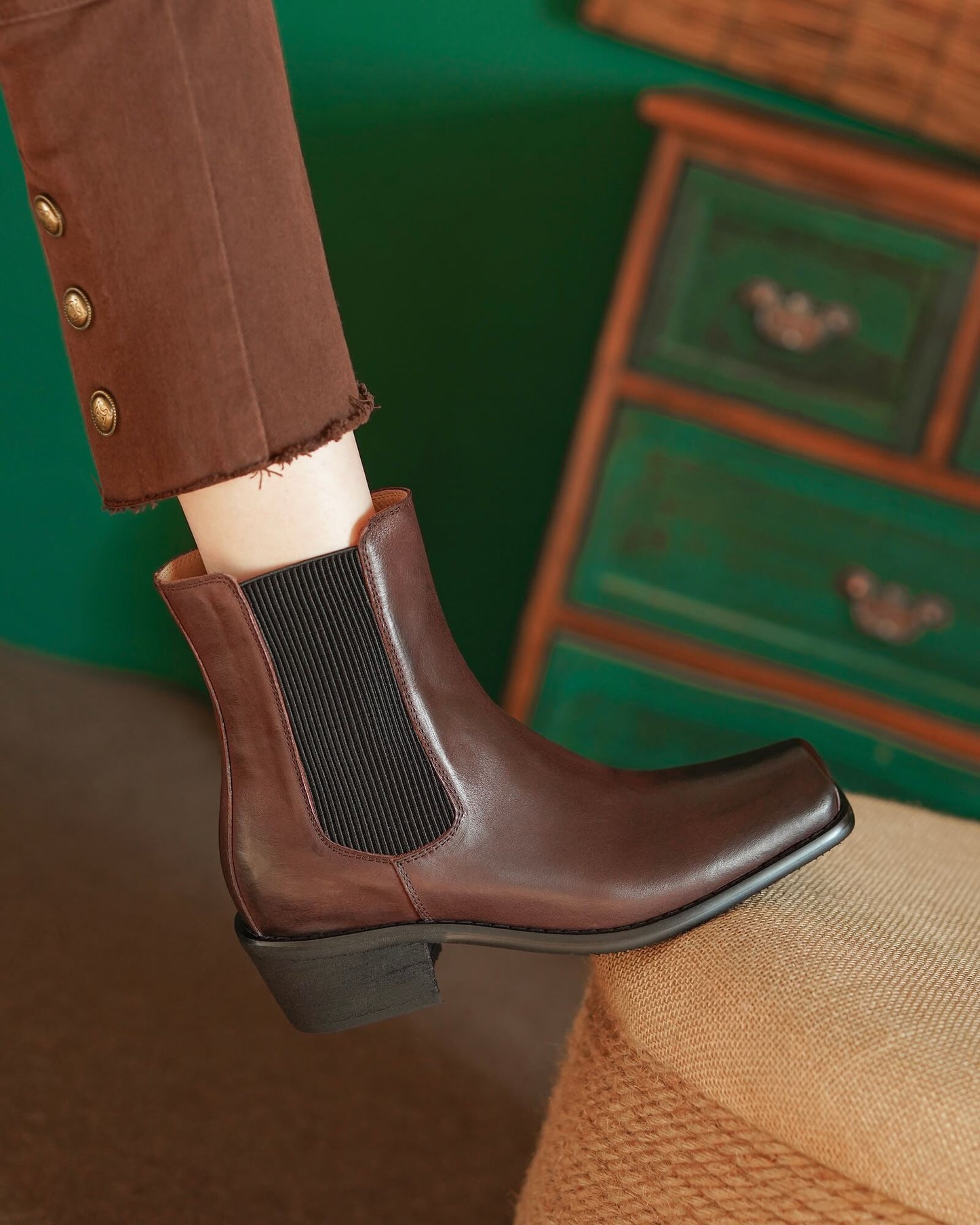 Saly-brown-leather-chelsea-boots-model