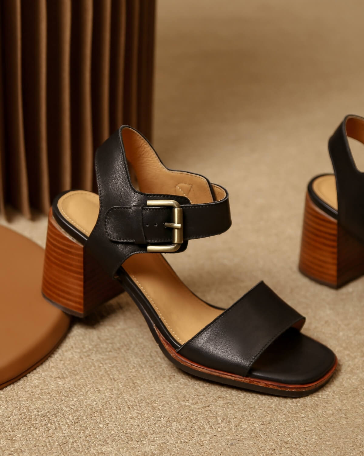 Santo-black-leather-sandals-4