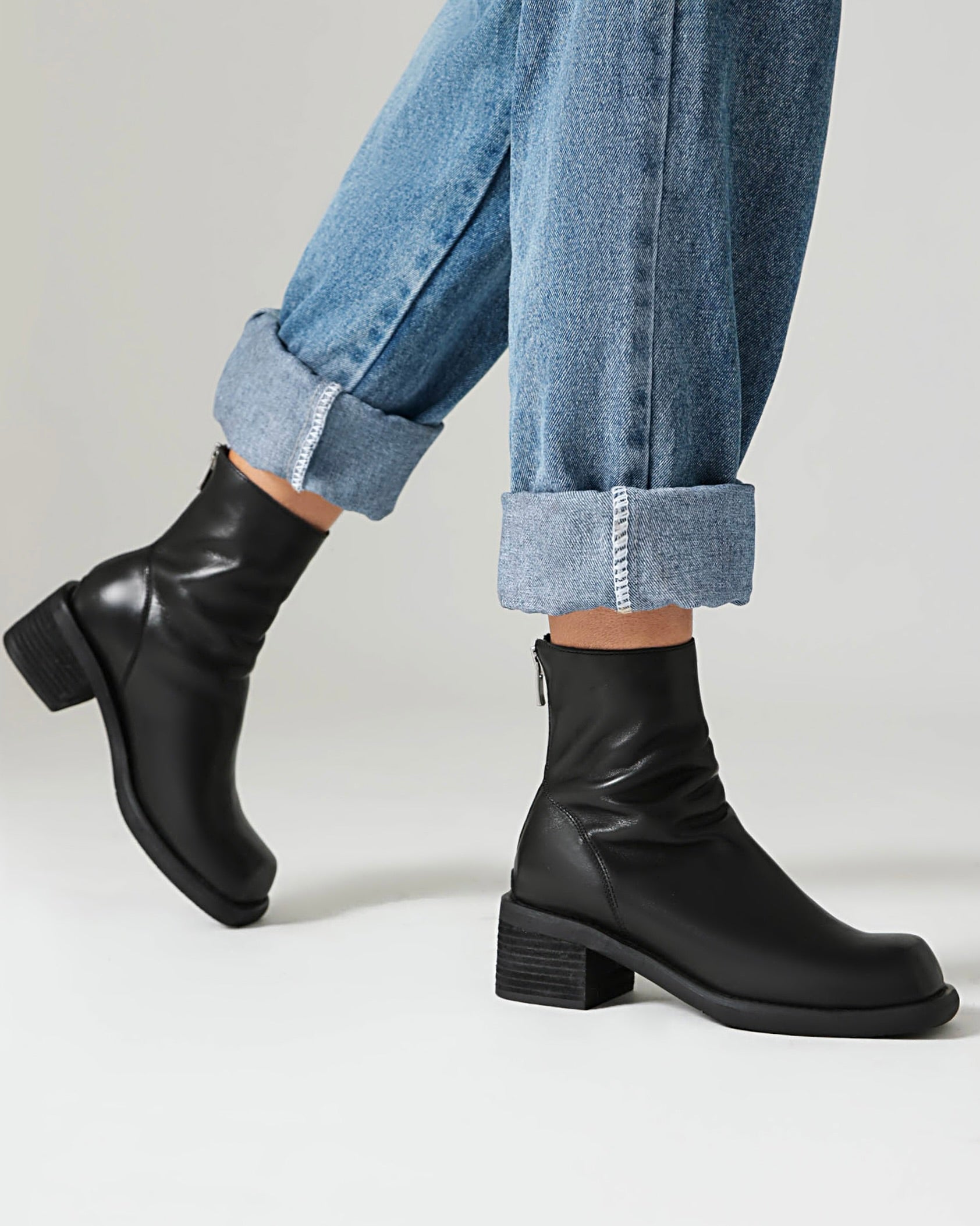    Vefa-Square-Toe-Black-Leather-Boots-model-1
