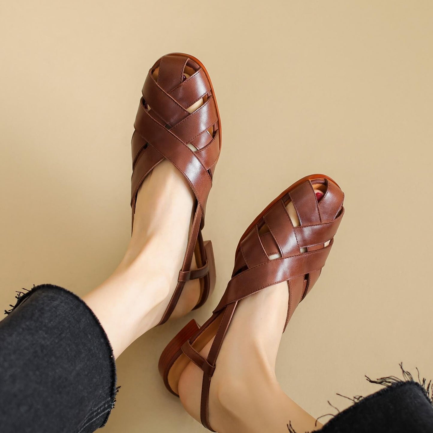 Velda-Women-Brown-Leather-Fisherman-Sandals-Model-2