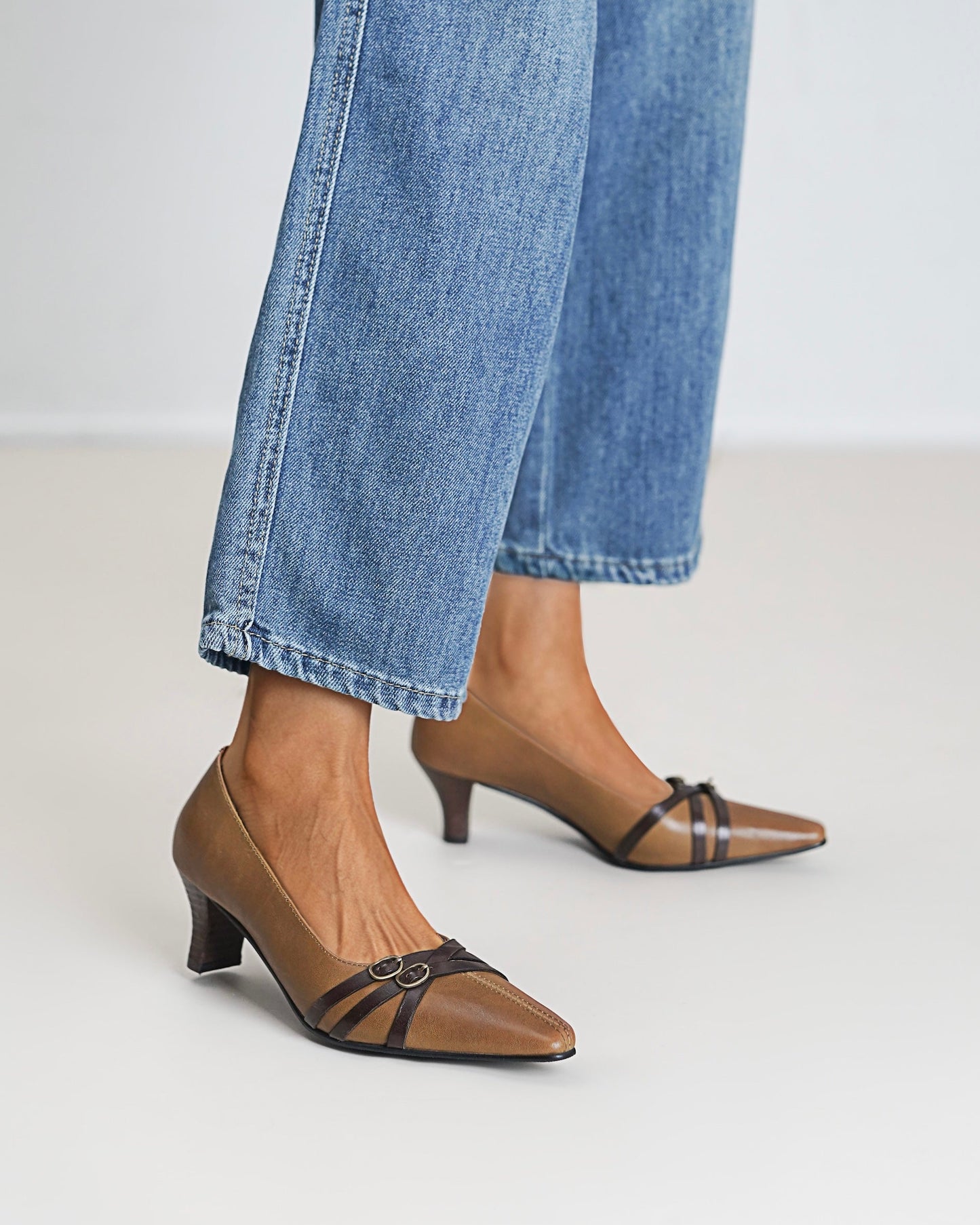 Vien - Buckled Pumps