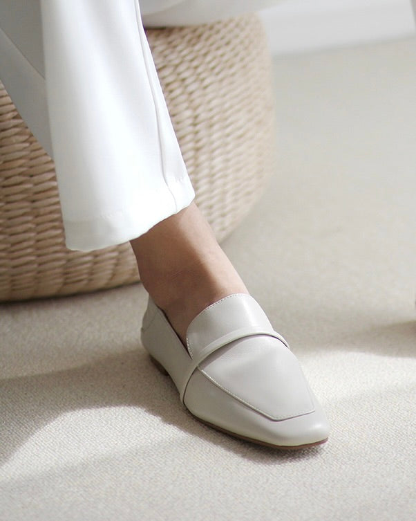 Villa-flat-leather-loafers-white-model-1