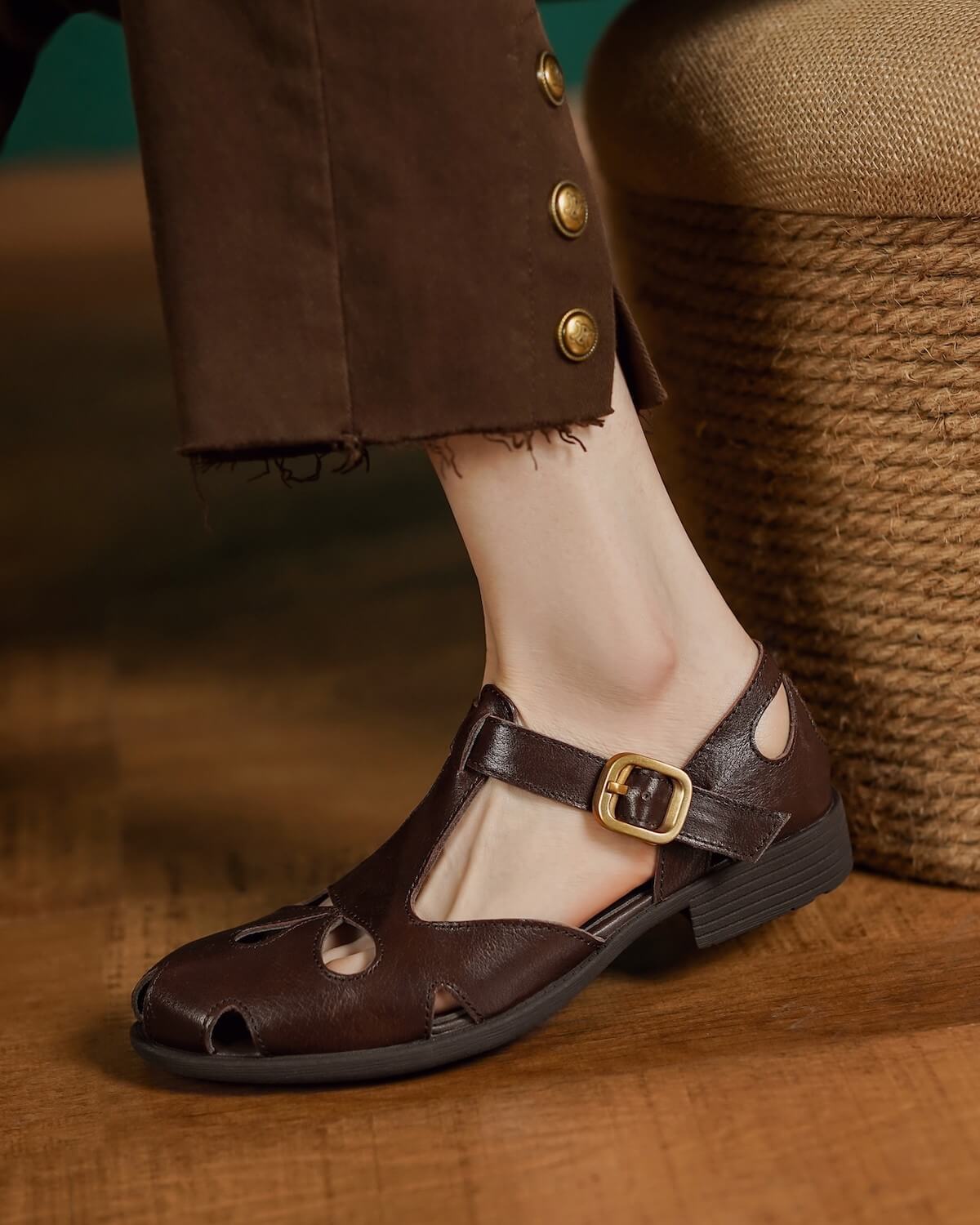 Zadar-brown-leather-sandals-model