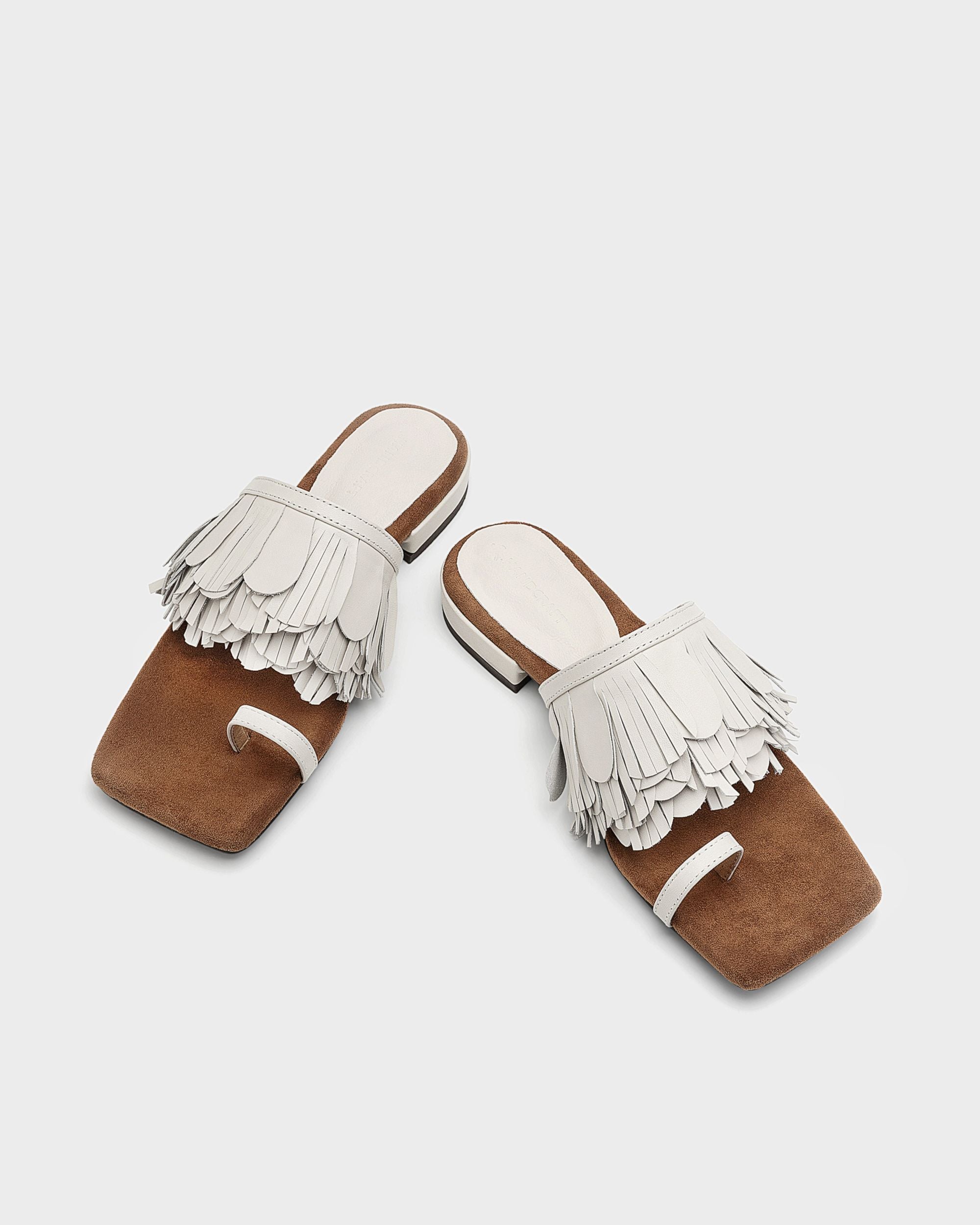 Arcilla - Sandalias con Borlas