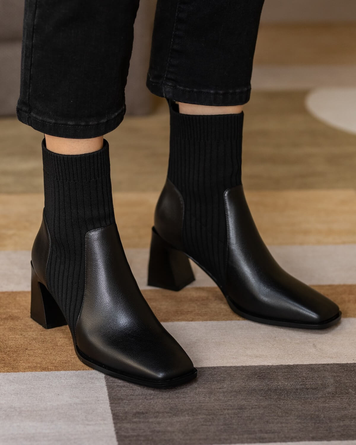 dory-ankle-boots-black-model