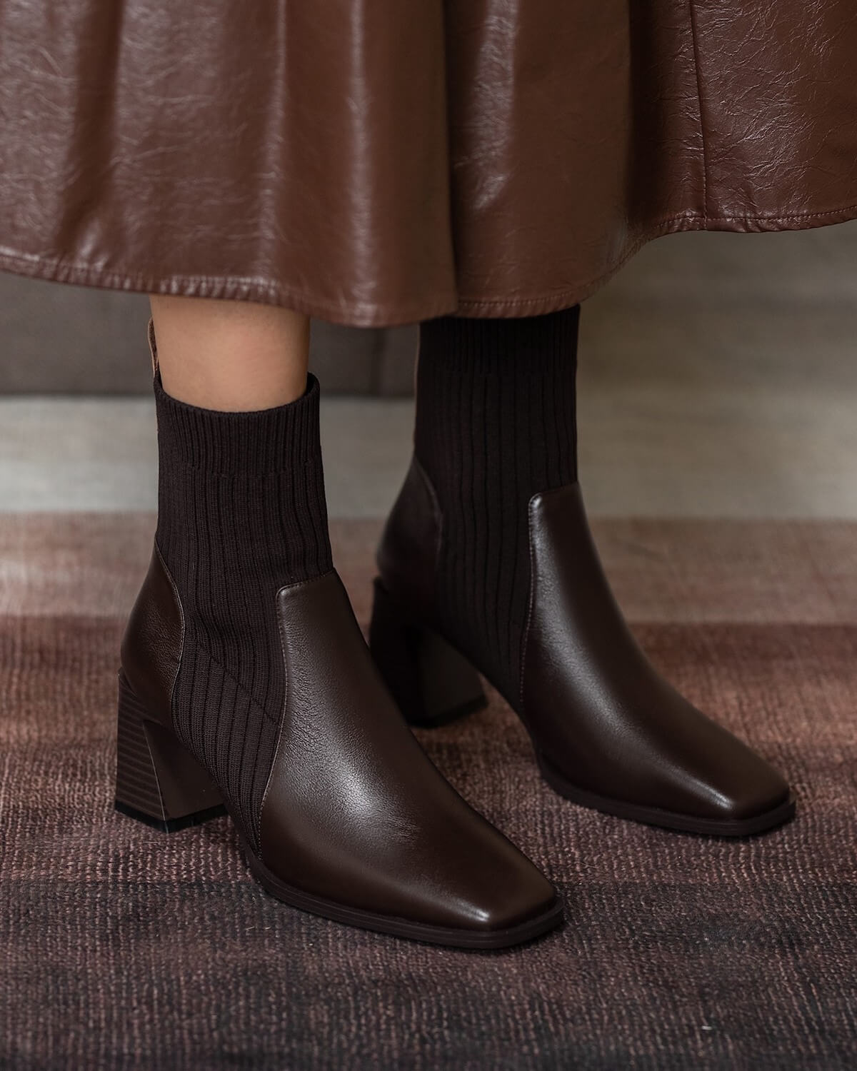 dory-ankle-boots-brown-model-3