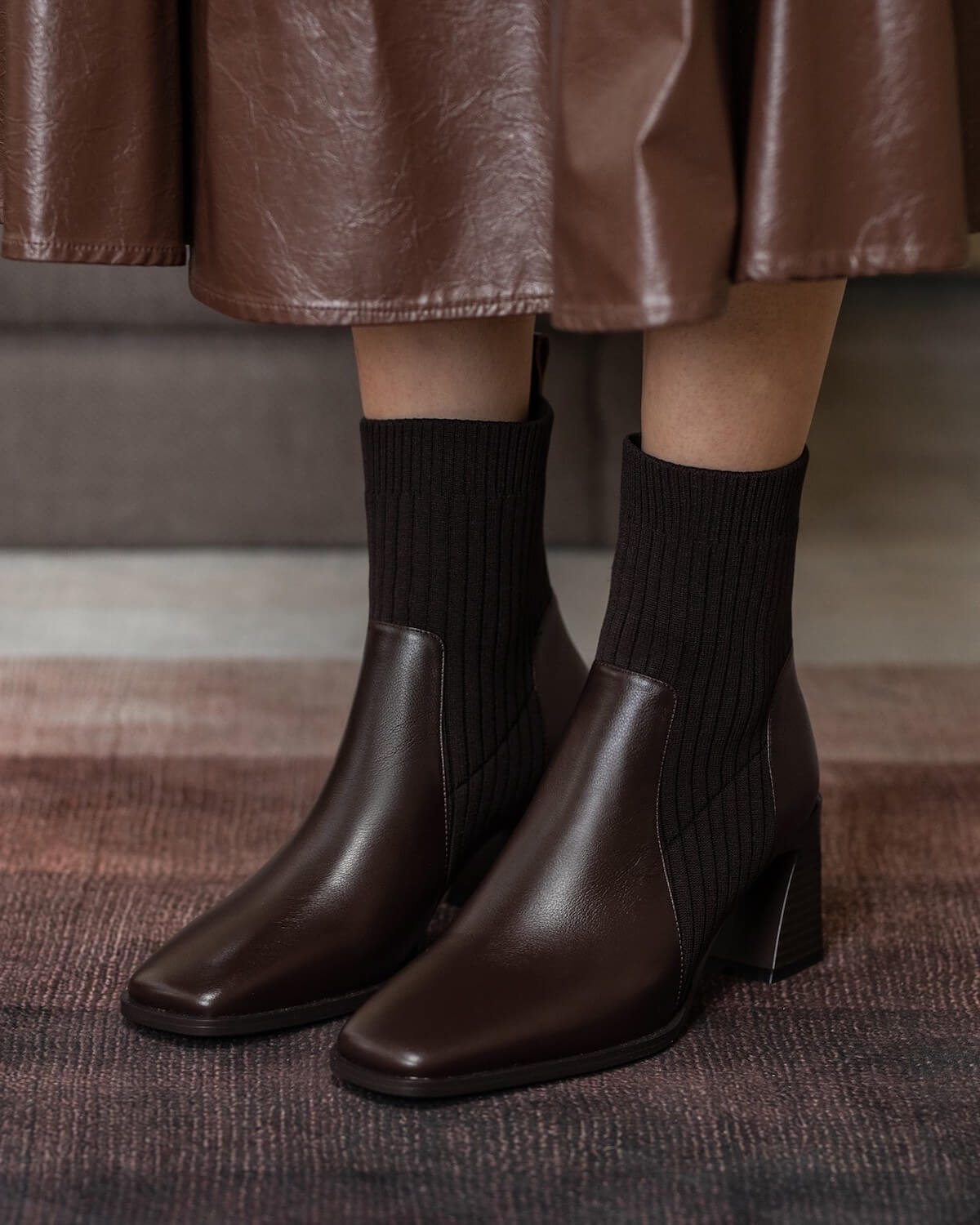 dory-ankle-boots-brown-model