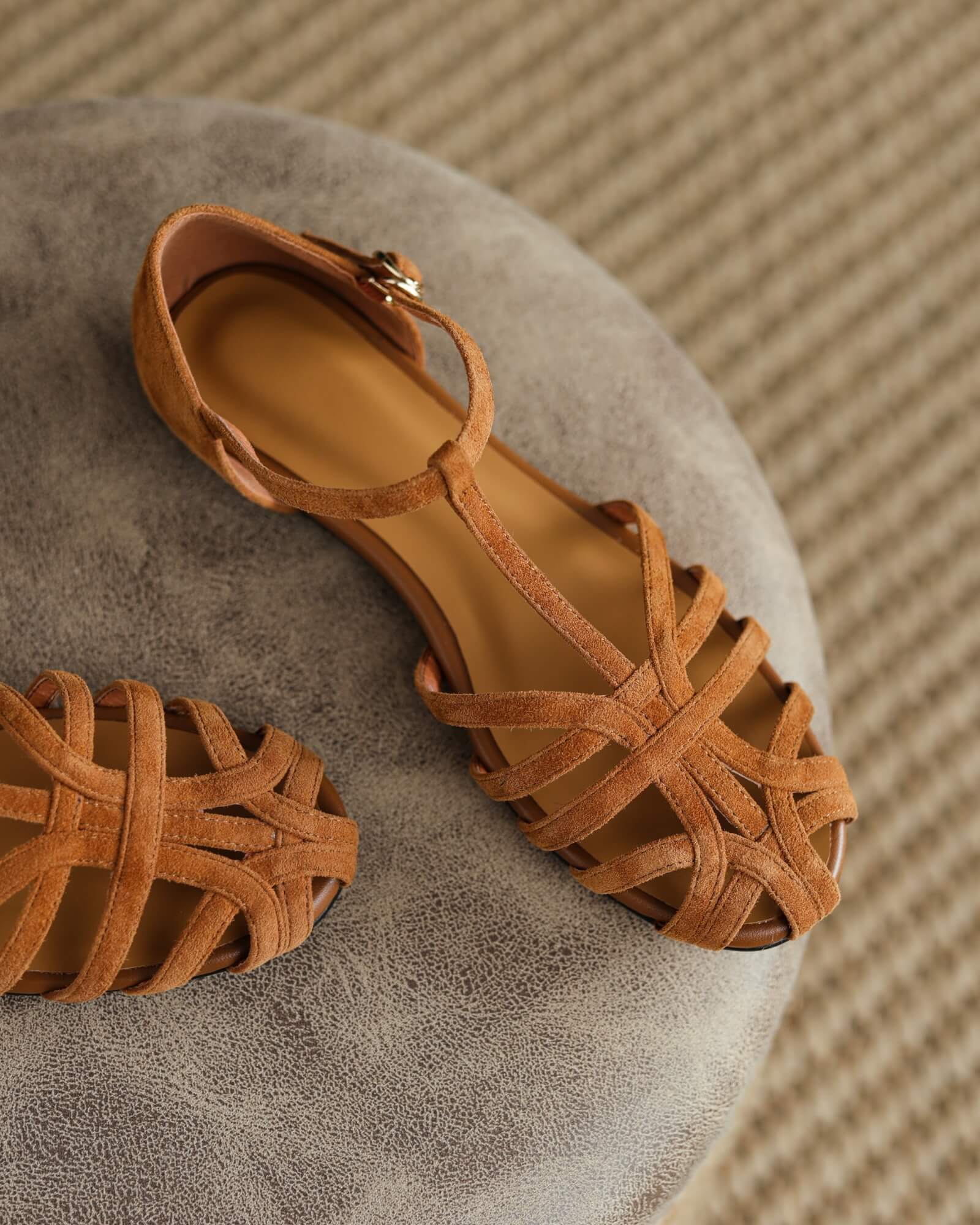 Juno - Sandalias enjauladas en ante