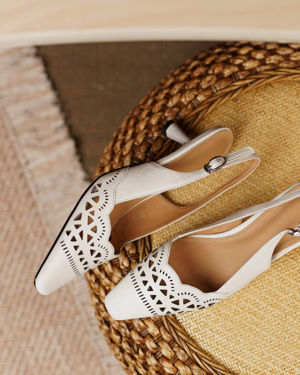 ledo-hollow-pumps-white-2