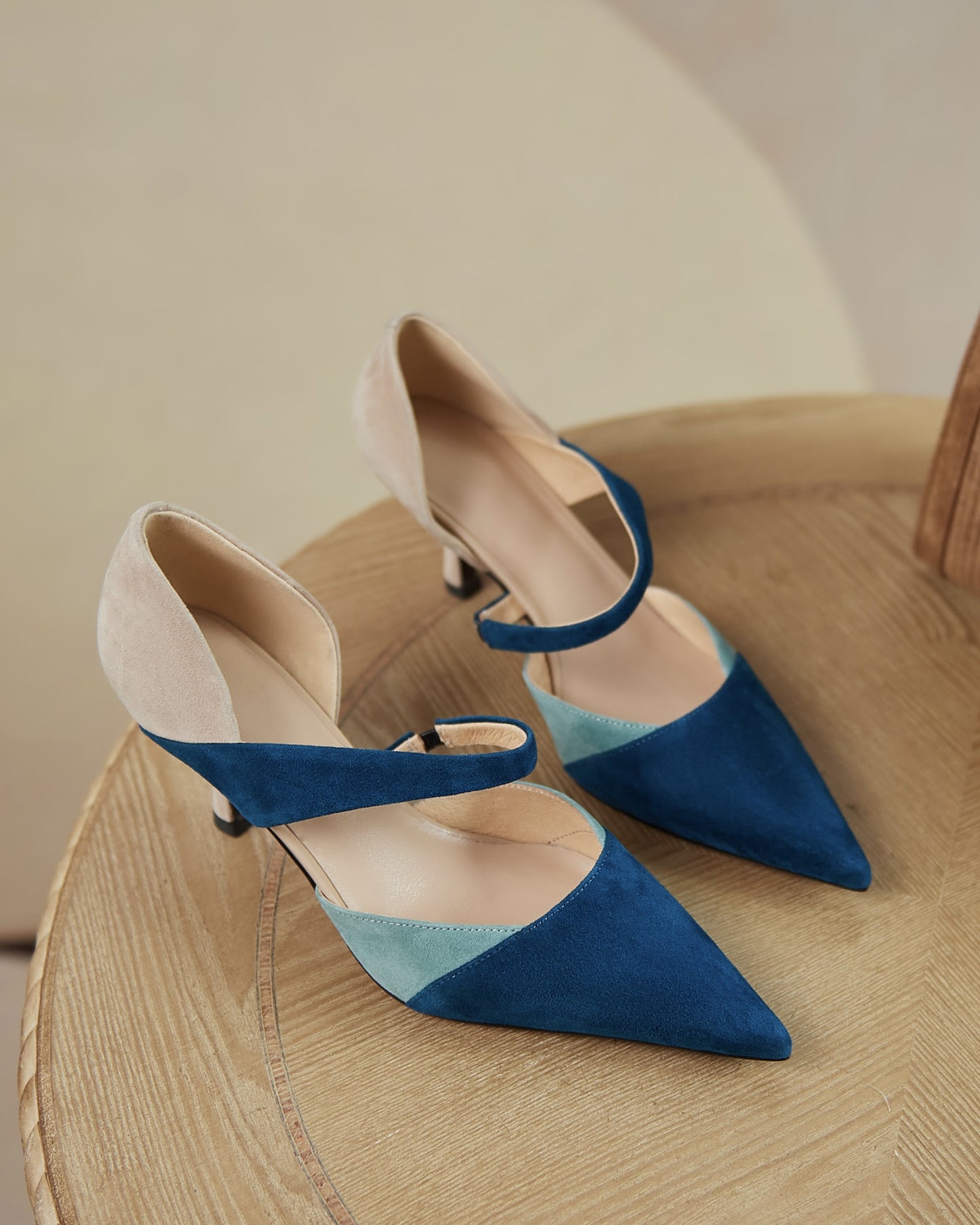 Nifee - Contrast Color Pumps