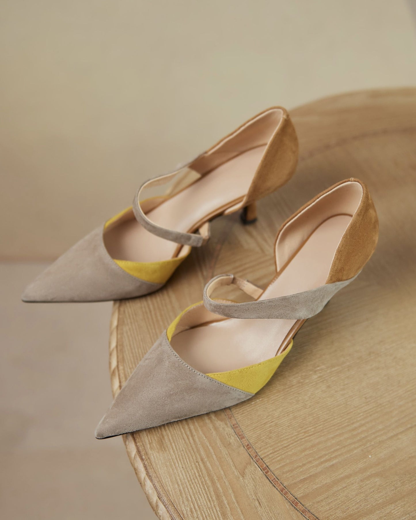 Nifee - Contrast Color Pumps