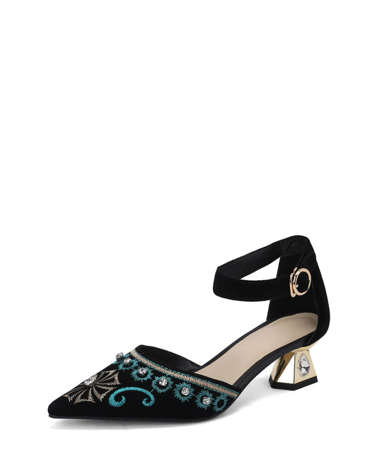 Nica - Embroidered Pumps