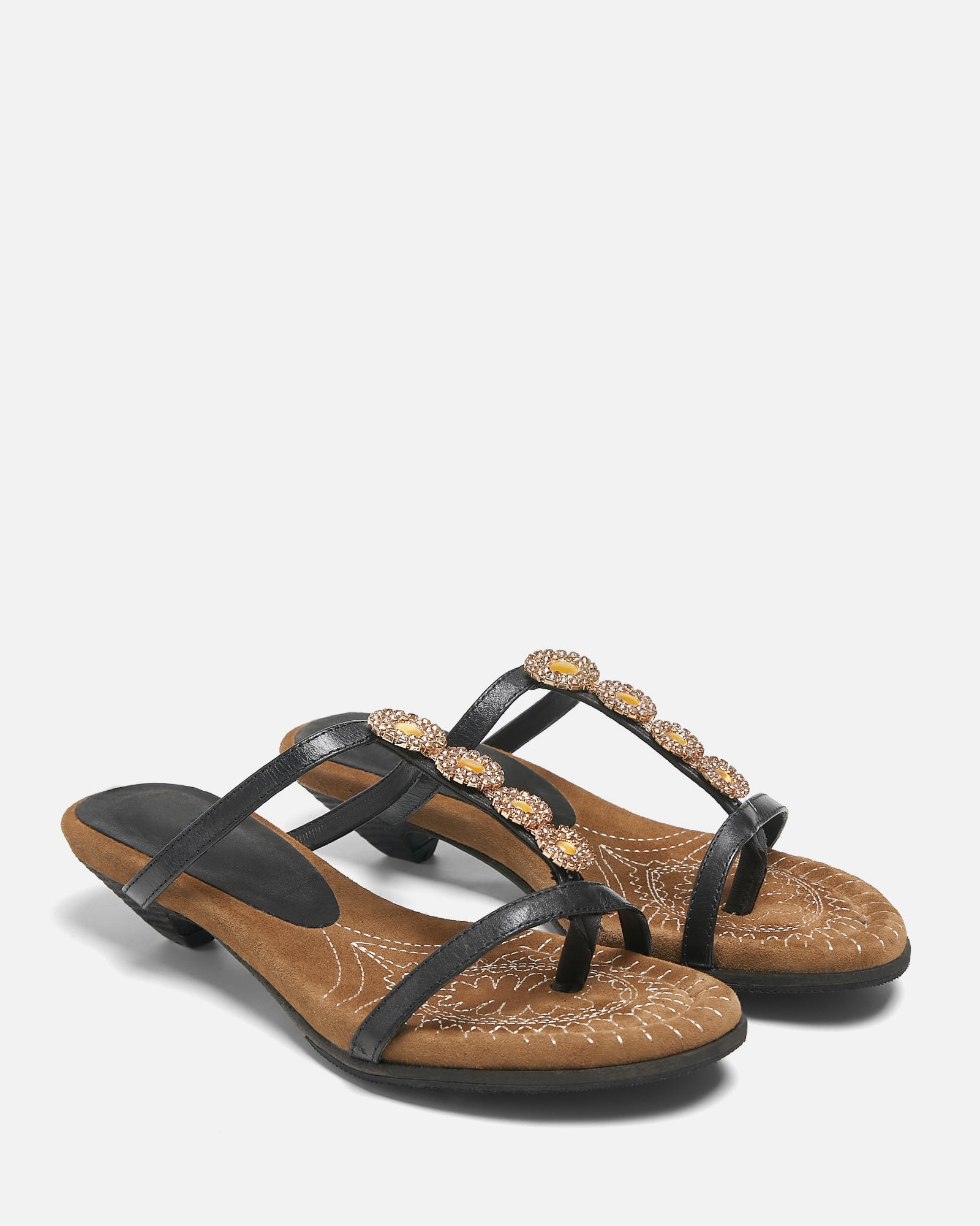 Wien - Embroidered Thong Sandals