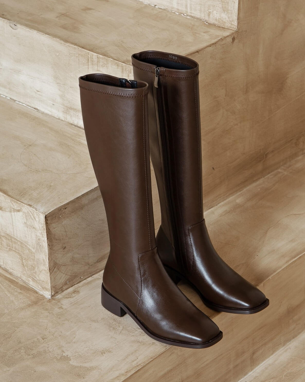 Loca-Stretch-Knee-high-Boots-Brown-Model-1