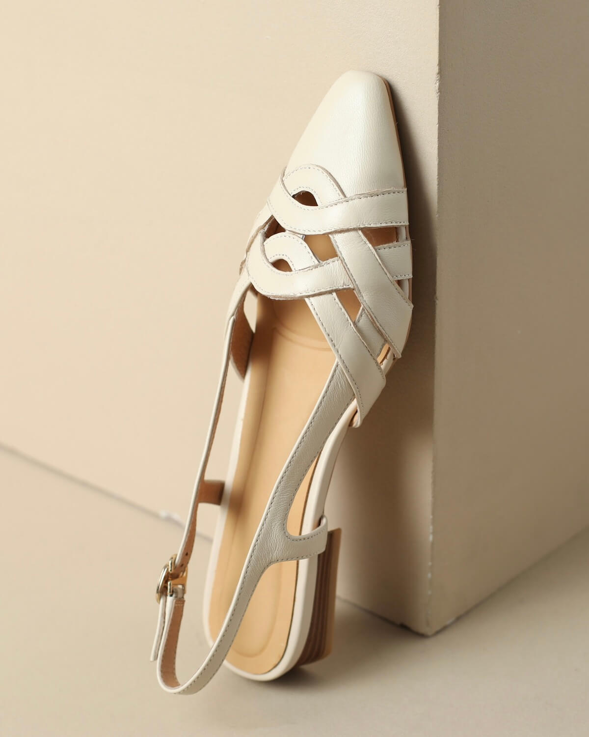 Moda-white-leather-flat-sandals-1