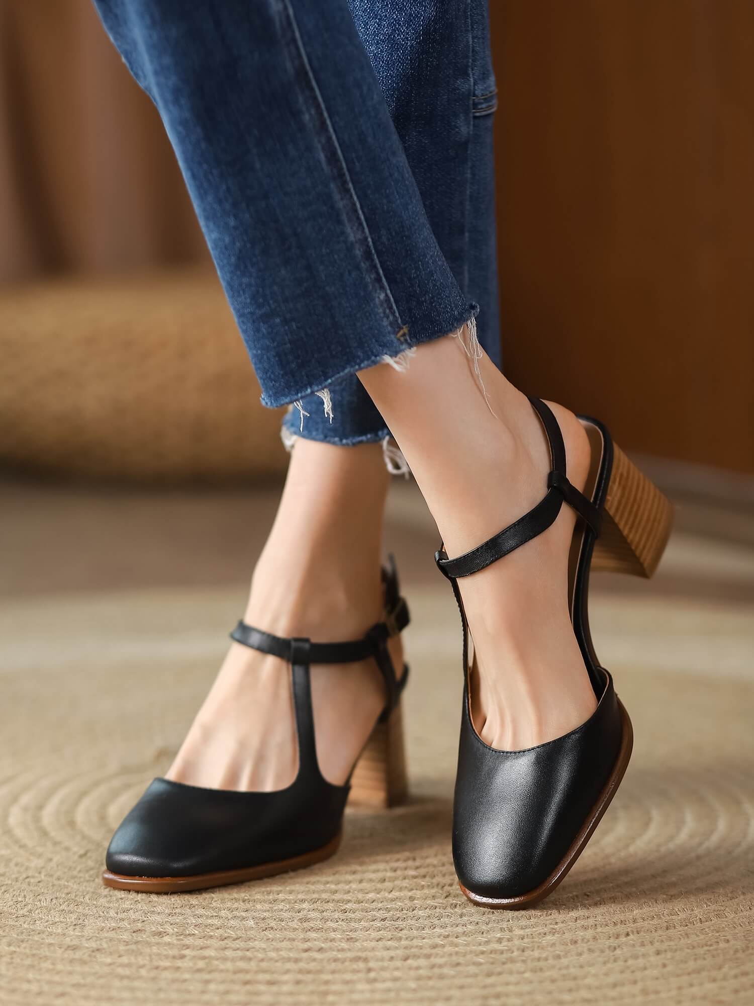 Mona-Black-Ankle-Strap-Pumps-Model-1