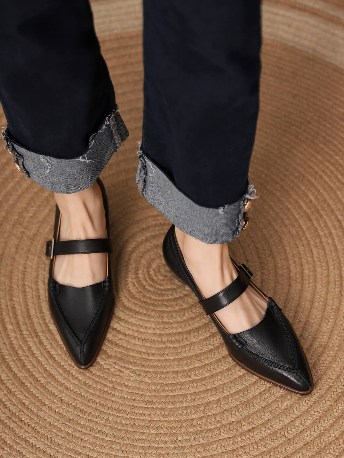 Mone-Black-Leather-Loafers-Model-1