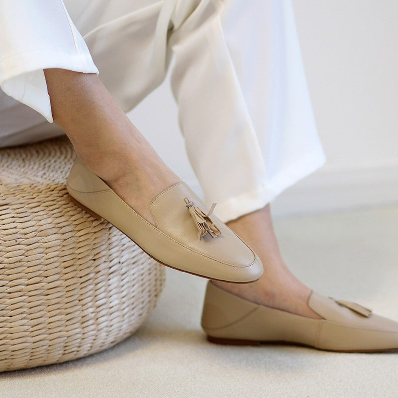 ROLISA-Ville-Tassels-Round-Toe-Flat-Loafers-Nude-Leather-Model-1