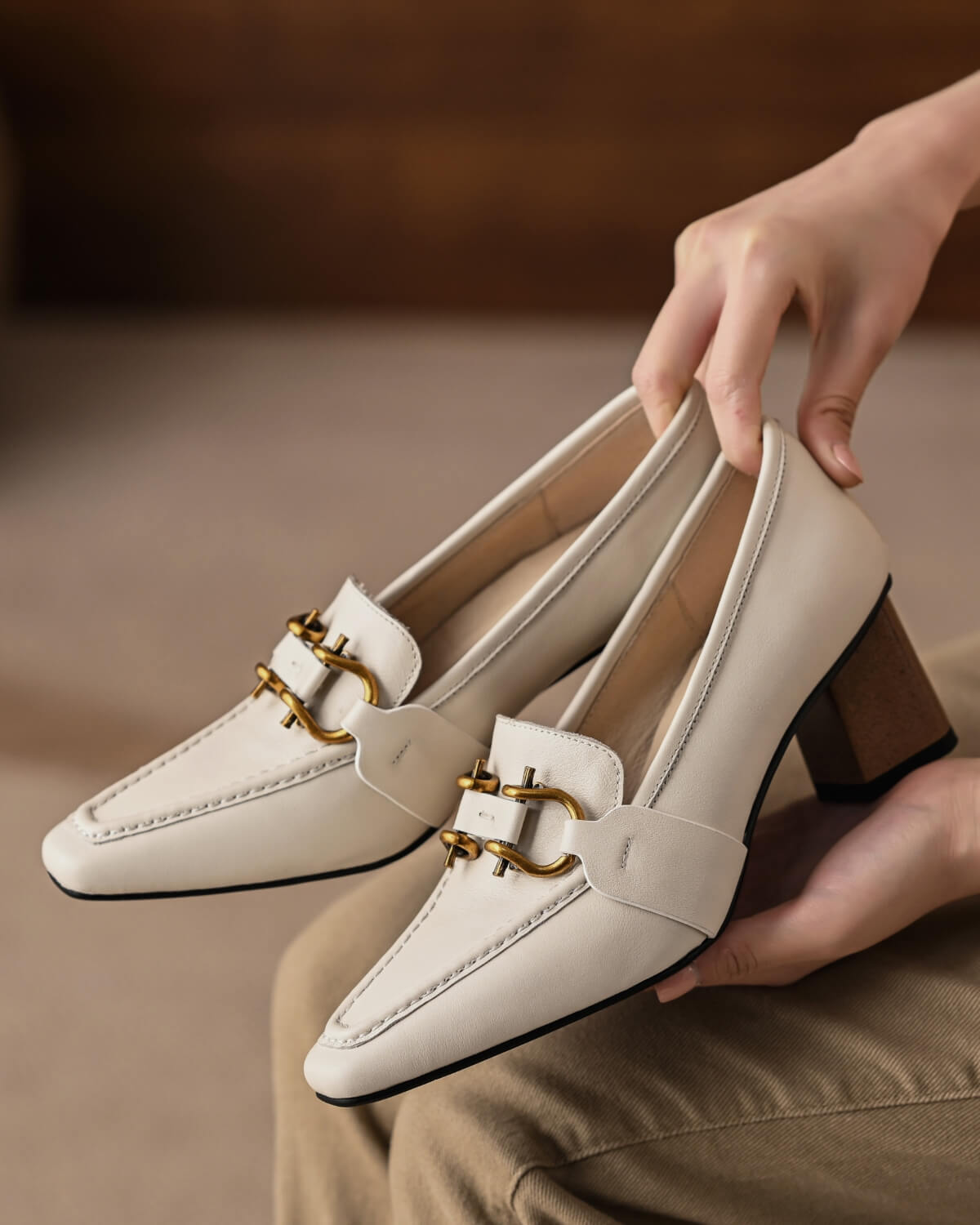 Vala-White-Leather-Block-Heel-Loafers-Model-1