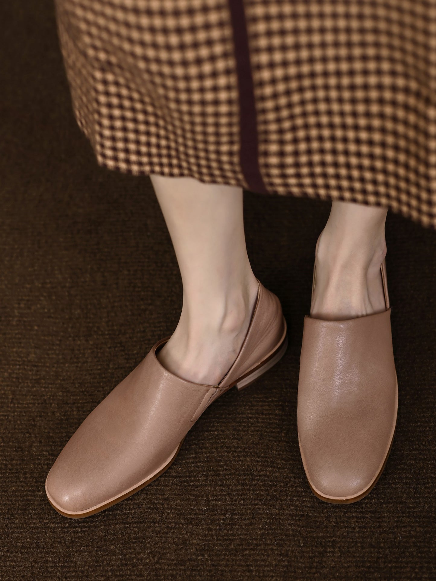 Vale-Nude-Leather-Loafers-Model